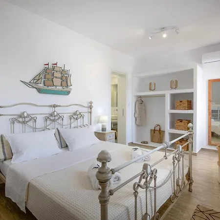 Villa Arethousa House *