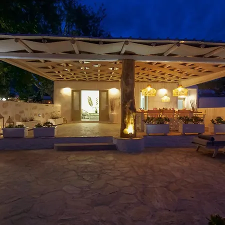 Arethousa House