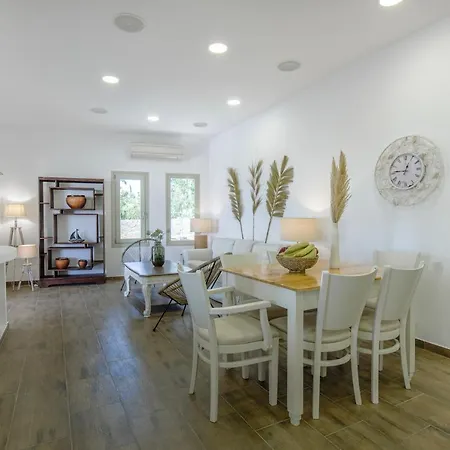 Arethousa House Villa