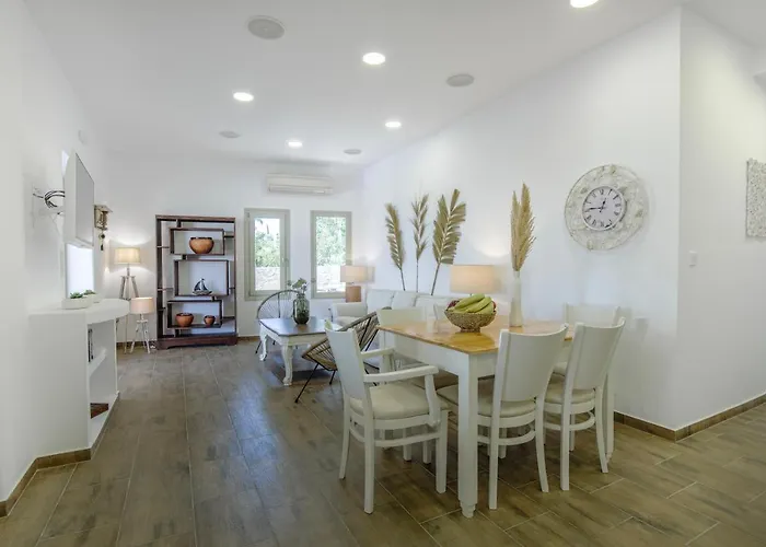 Arethousa House Villa